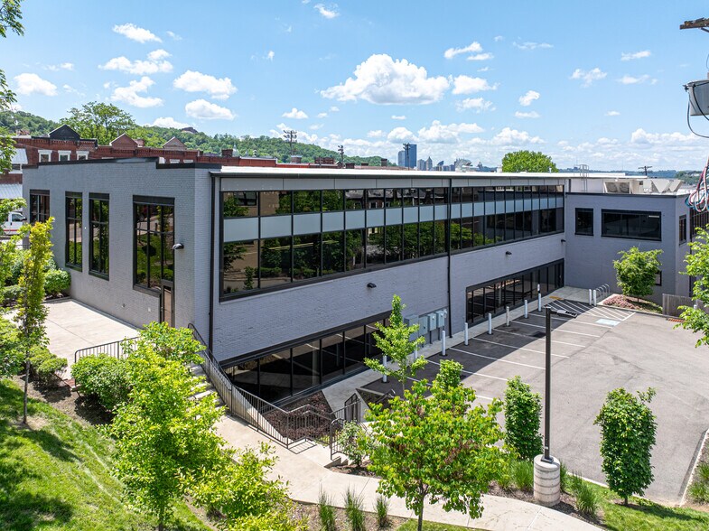 More Photos Of 3649 Mintwood St, Pittsburgh Loft Creative Space For Lease