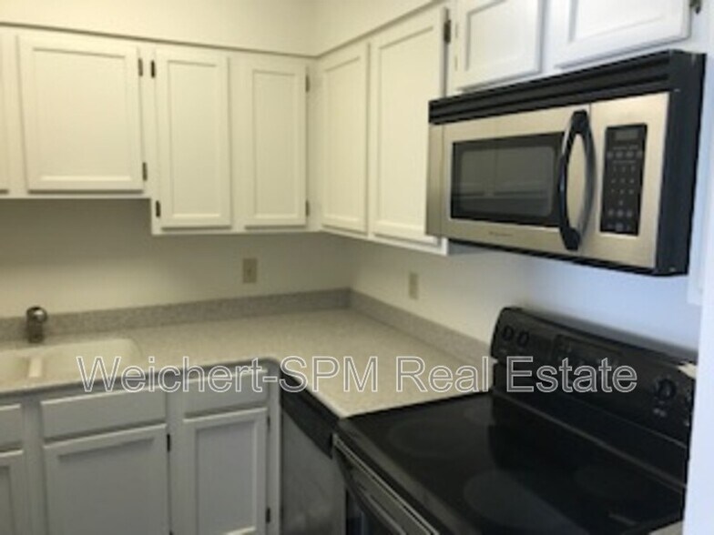 More Photos Of 109 N Main St, Memphis Apartments For Lease