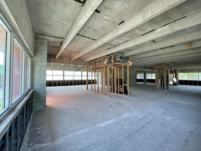 More Photos Of 500 SE Osceola St, Stuart Medical For Sale