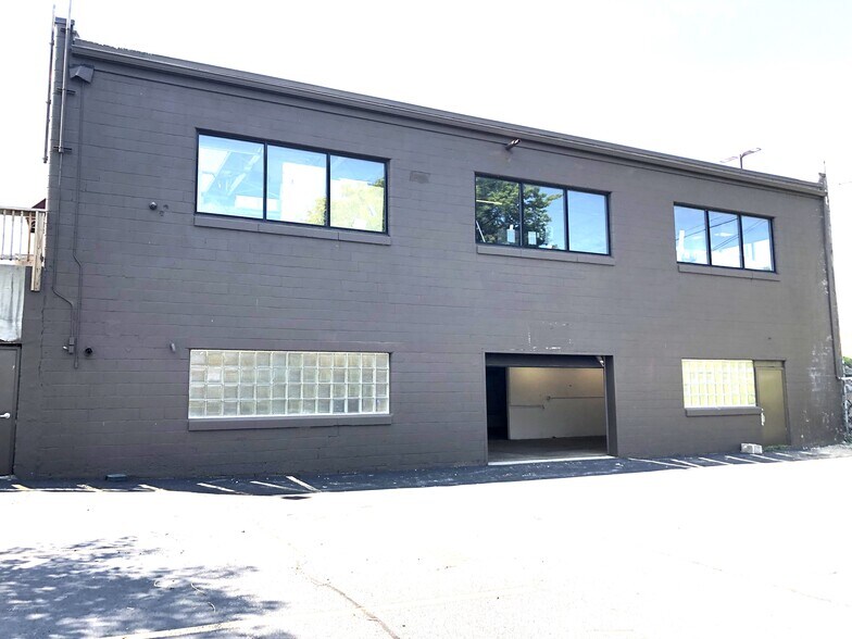 More Photos Of 340 Lake Ave, Rochester Light Distribution For Lease