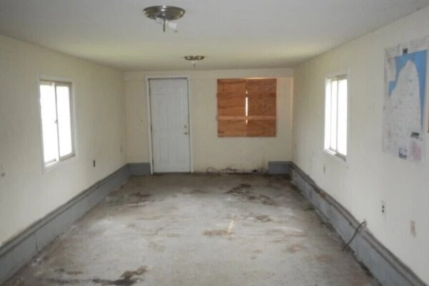 More Photos Of 4225 East St, Akron Office For Sale