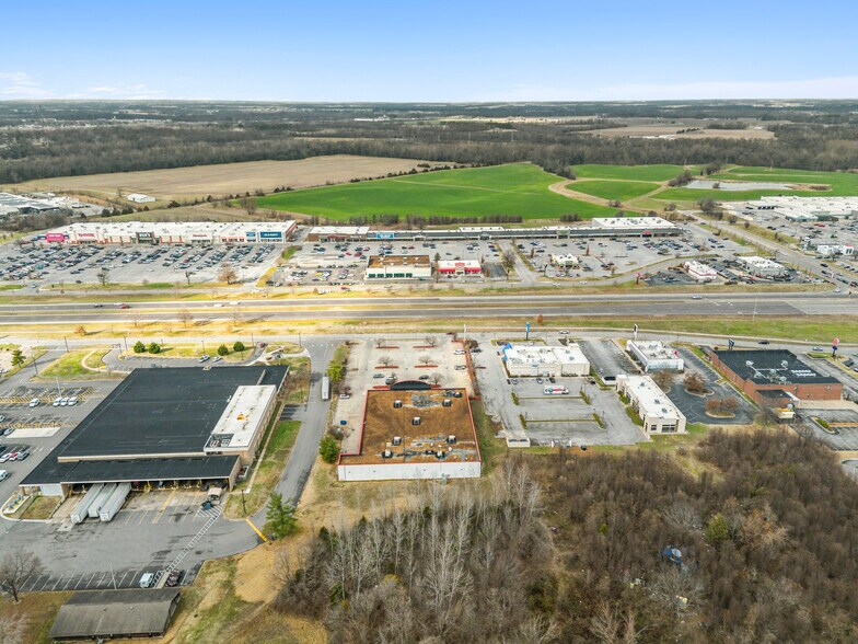 More Photos Of 1325 E Main St, Carbondale Freestanding For Sale