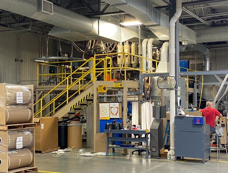 More Photos Of 11 Fireslate Pl, Lewiston Warehouse For Lease