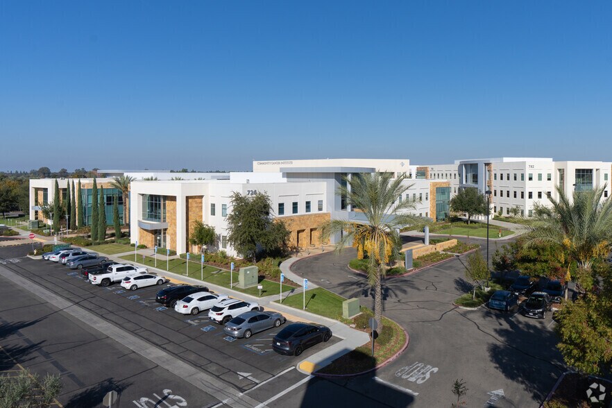 More Photos Of 726 Medical Center Dr E, Clovis Medical For Lease