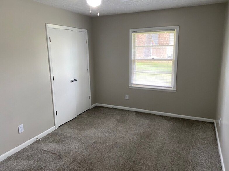 More Photos Of 1133-1144 Berkshire Rd, Fayetteville Apartments For Sale