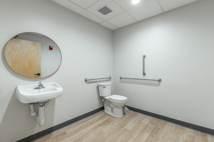 More Photos Of 929 Spring Creek Rd, Chattanooga Medical For Lease