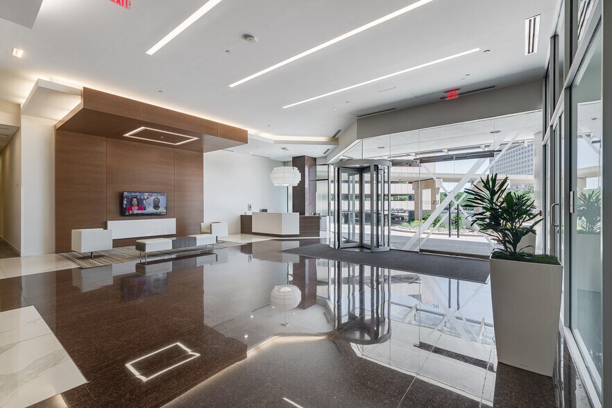 More Photos Of 125 E John Carpenter Fwy, Irving Office For Lease