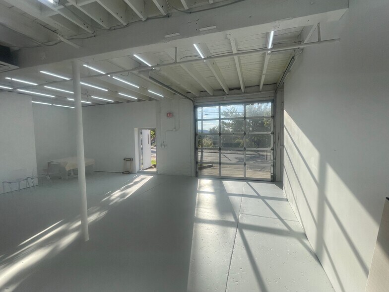 More Photos Of 1154 North Ave, Beacon General Retail For Lease