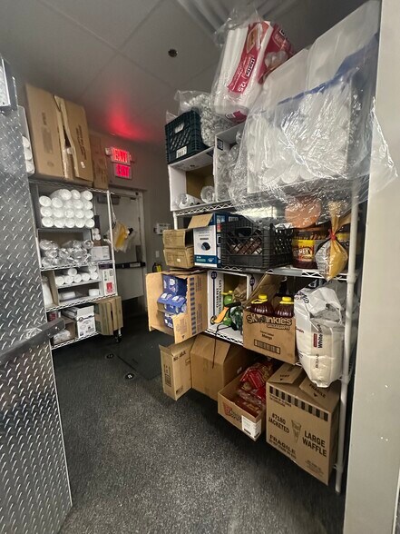 More Photos Of 5715-5775 W Bell Rd, Glendale Unknown For Lease