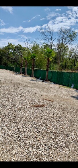 More Photos Of 4830 Sunbeam St, Houston Auto Repair For Lease