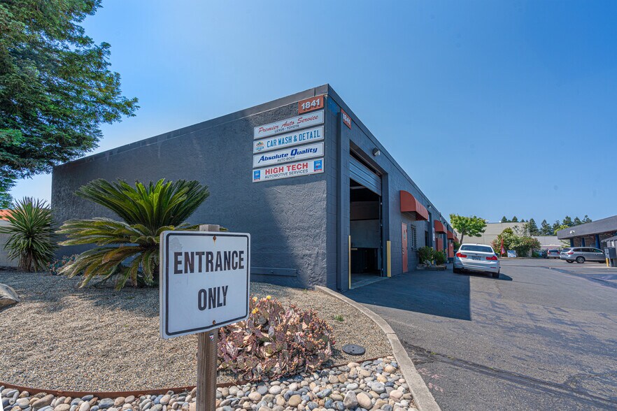 More Photos Of 1841 Piner Rd, Santa Rosa Flex For Lease