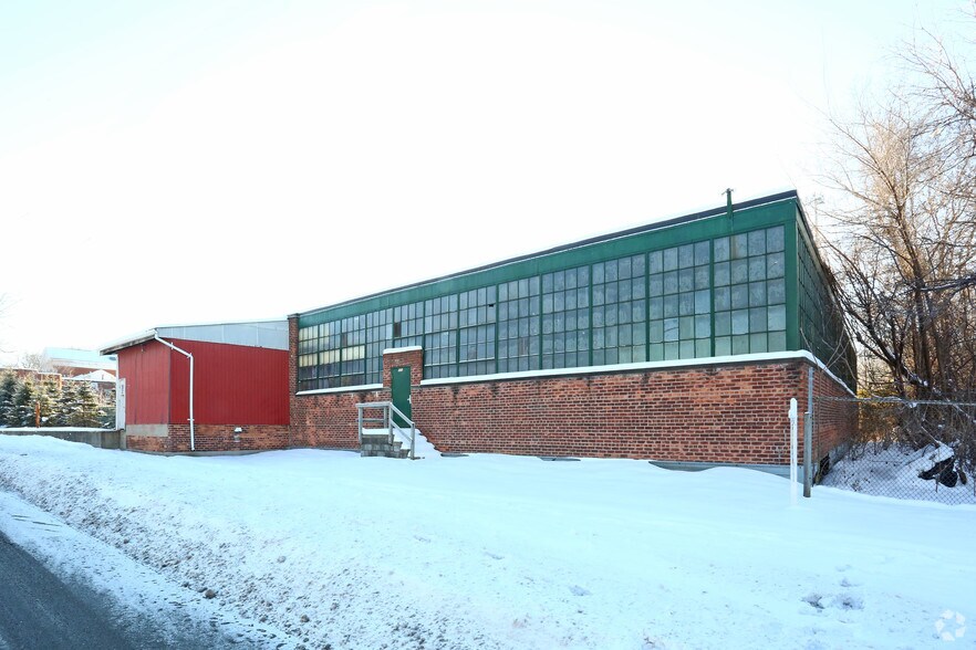 More Photos Of 303-311 W Michigan Ave, Clinton Warehouse For Sale