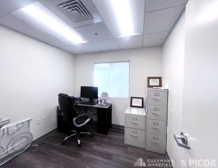 More Photos Of 1751 W Orange Grove Rd, Tucson Medical For Sale