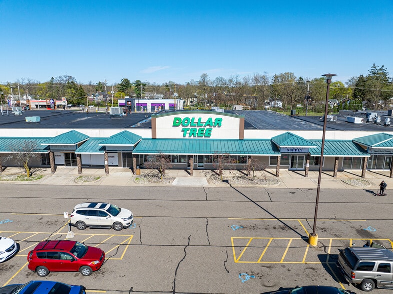 More Photos Of 1525 W Michigan Ave, Battle Creek Storefront For Sale