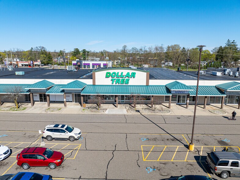 More Photos Of 1525 W Michigan Ave, Battle Creek Storefront For Lease