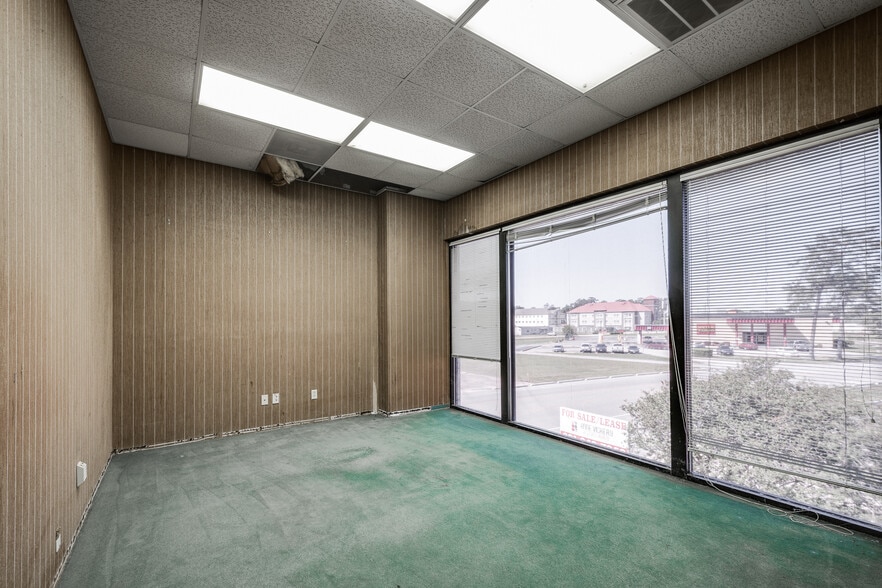 More Photos Of 22475 Community Dr, New Caney Medical For Sale