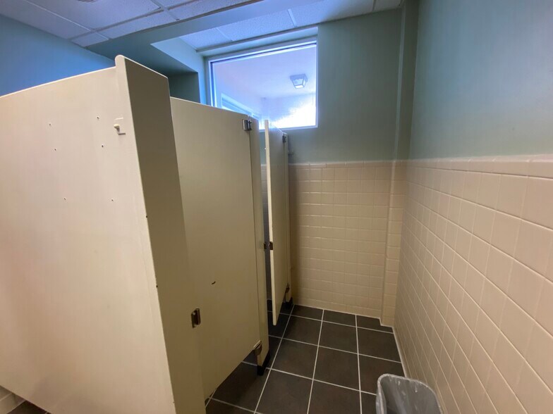 More Photos Of 784 Prince Ave, Athens Medical For Sale