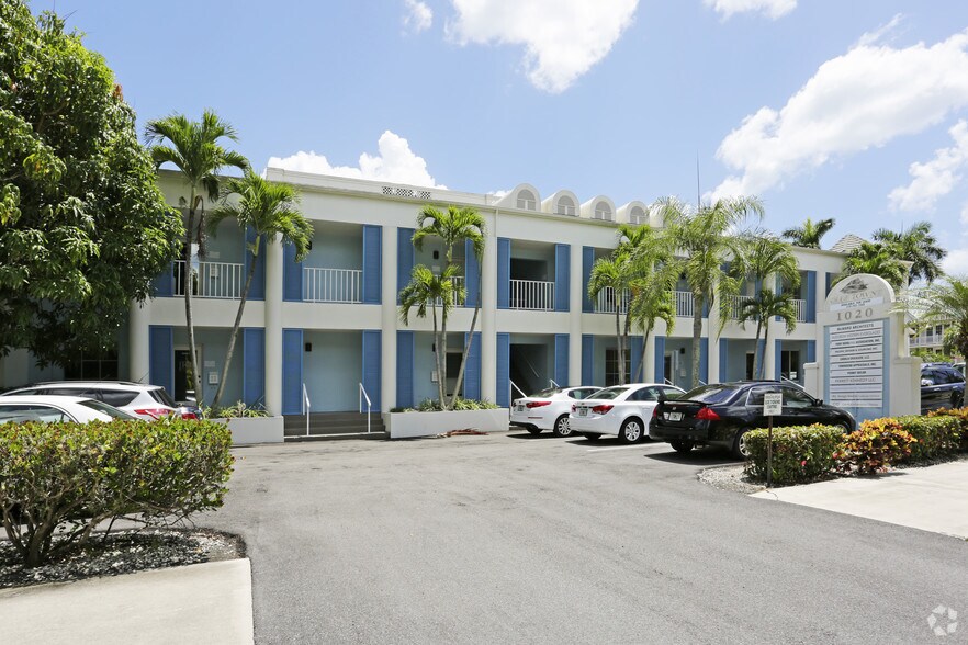 More Photos Of 1020 8th Ave S, Naples Office For Lease