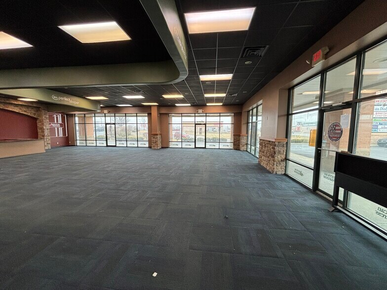 More Photos Of 4916 Illinois Rd, Fort Wayne Unknown For Lease