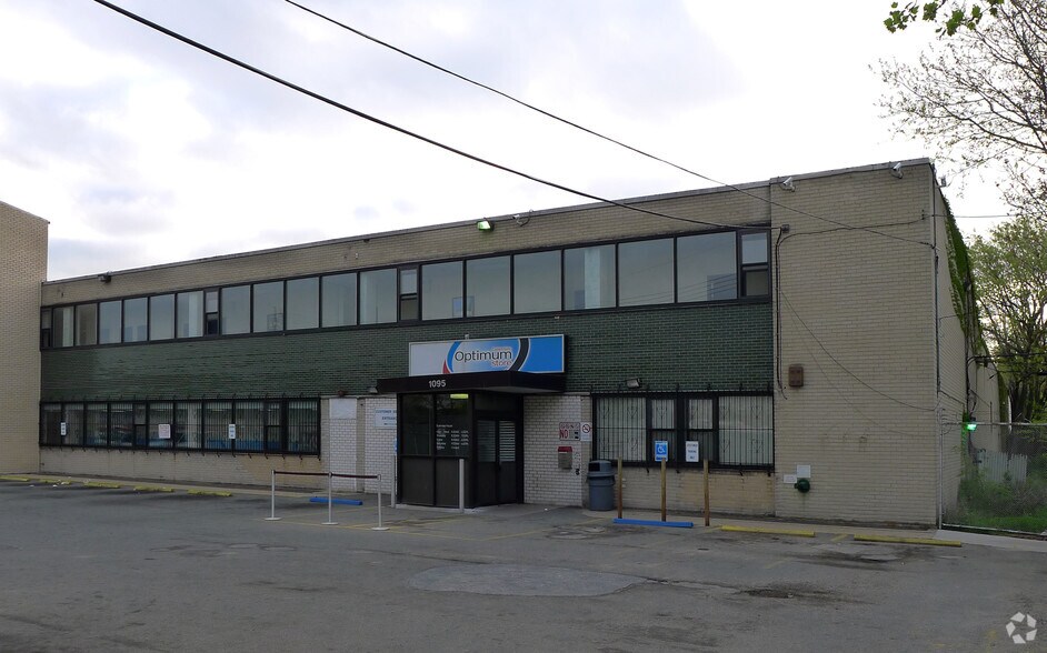 Primary Photo Of 1095 E 45th St, Brooklyn Warehouse For Lease