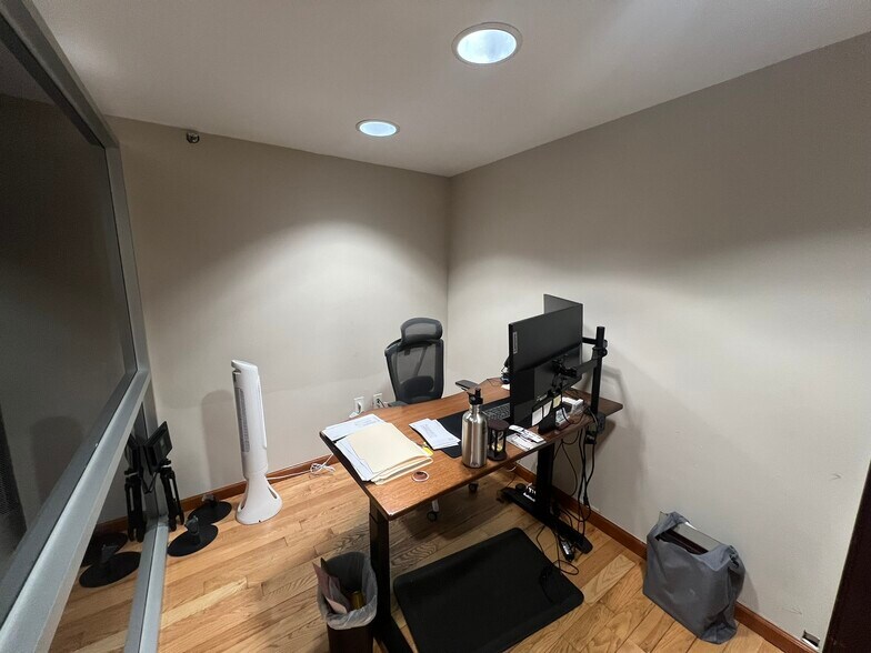 More Photos Of 11818 101st Ave, South Richmond Hill Office Residential For Sale