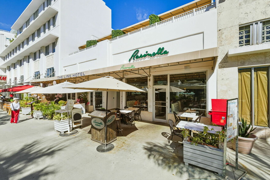 Primary Photo Of 525-533 Lincoln Rd, Miami Beach, Miami Beach Storefront For Lease