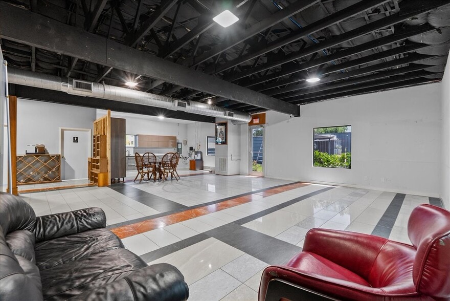 More Photos Of 2113 Garden Rd, Pearland Light Distribution For Sale