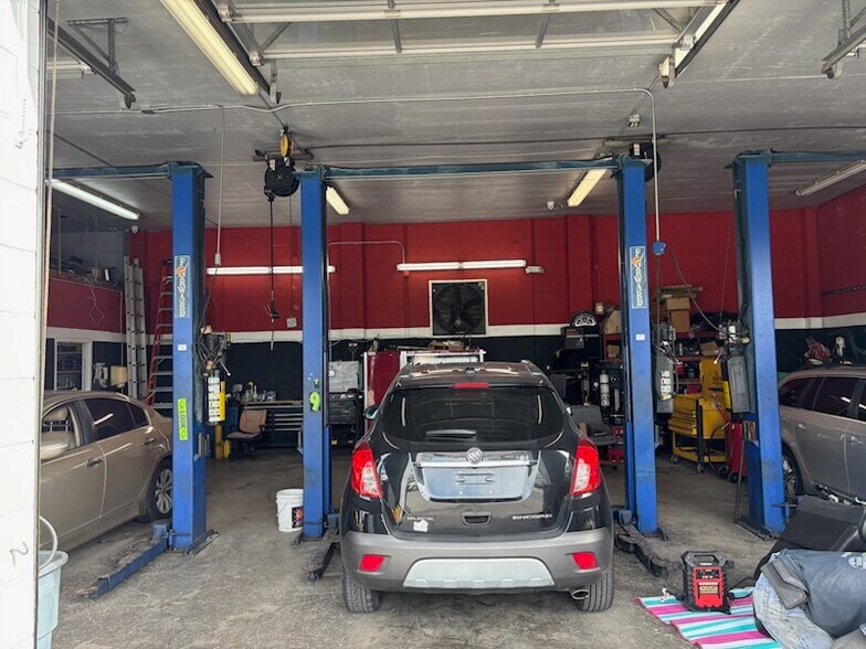 More Photos Of 6303 S Orange Blossom Trl, Orlando Auto Repair For Sale