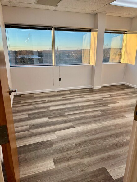 More Photos Of 220 Davidson Ave, Somerset Office For Lease