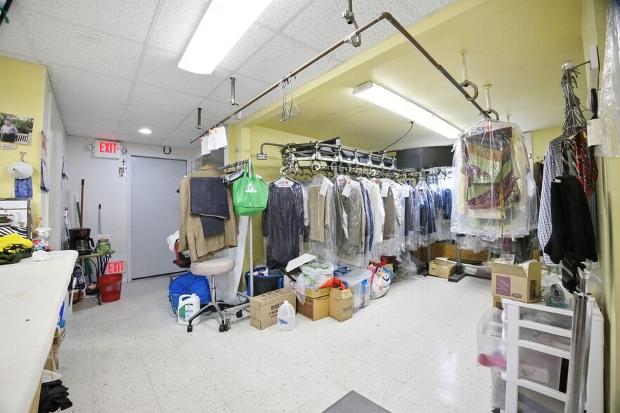 More Photos Of 83 Limekiln Pike, Glenside Storefront Retail Residential For Sale