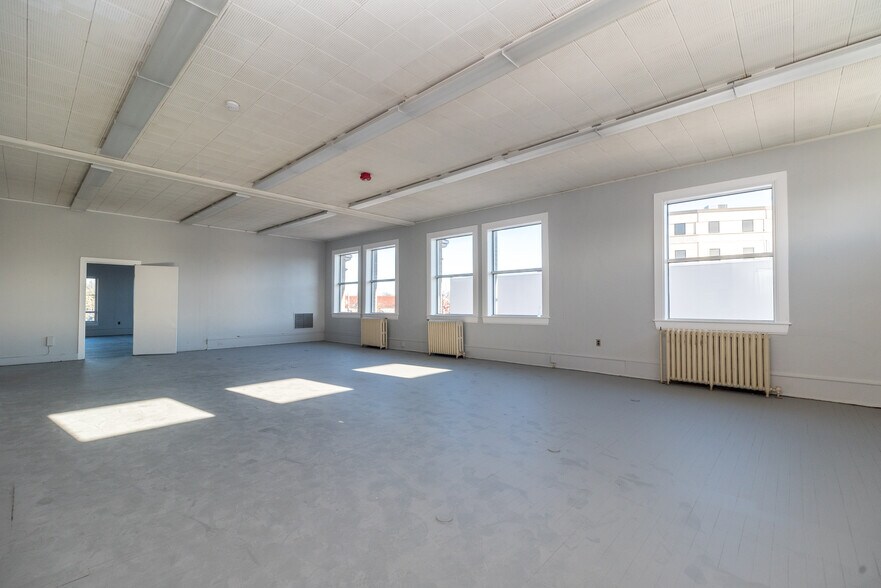 More Photos Of 210 W Main St, Lansdale Bank For Lease