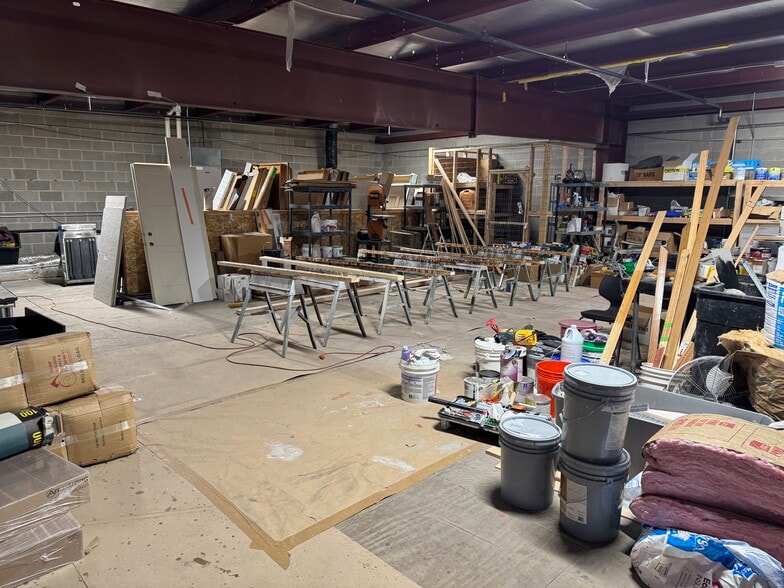 More Photos Of 3210 N Zuehlke Dr, Appleton Warehouse For Lease