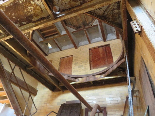 More Photos Of 300 Water St, Saint Charles Office For Sale