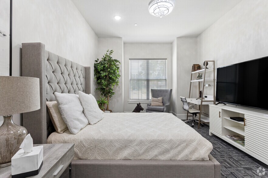 More Photos Of 2215 H G Mosley Pky, Longview Apartments For Sale