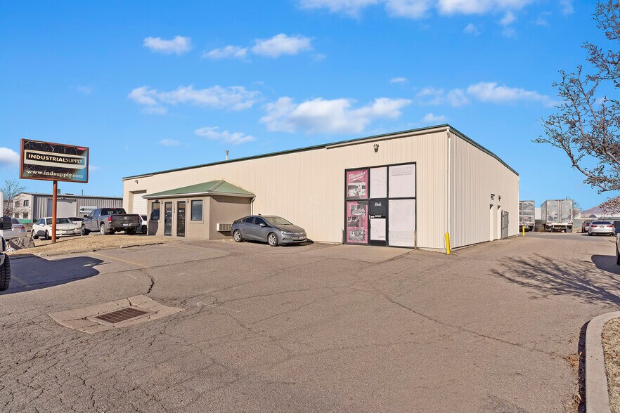 More Photos Of 1704 W 2550 S, Ogden Showroom For Lease