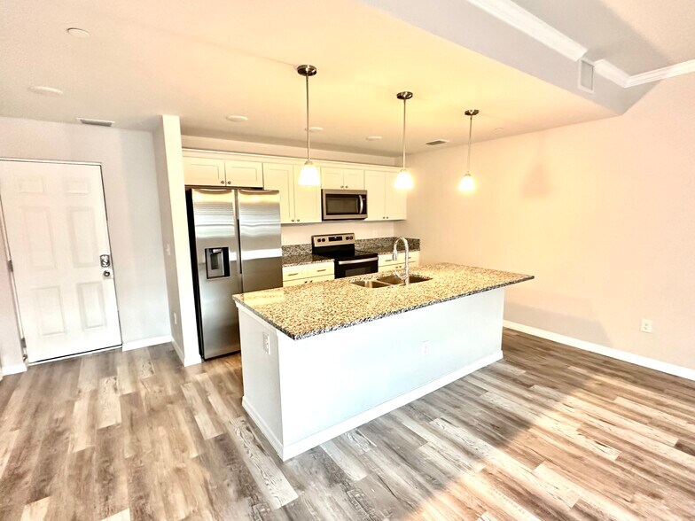 More Photos Of 2771 Royal Palm Ave, Fort Myers Apartments For Sale