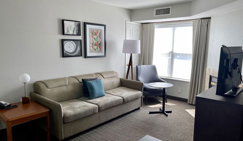 More Photos Of 4910 W Monkhouse Dr, Shreveport Hotel For Sale