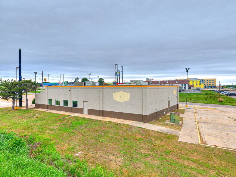 More Photos Of 4903 N Harrison St, Shawnee Restaurant For Sale