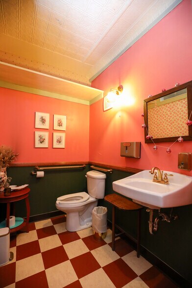 More Photos Of 407 Main st, Rosendale General Retail For Lease