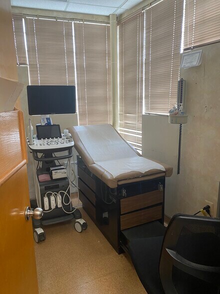 More Photos Of 566 Nye Ave, Irvington Medical For Sale