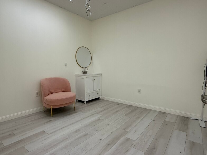 More Photos Of 9889 Bellaire Blvd, Houston General Retail For Sale