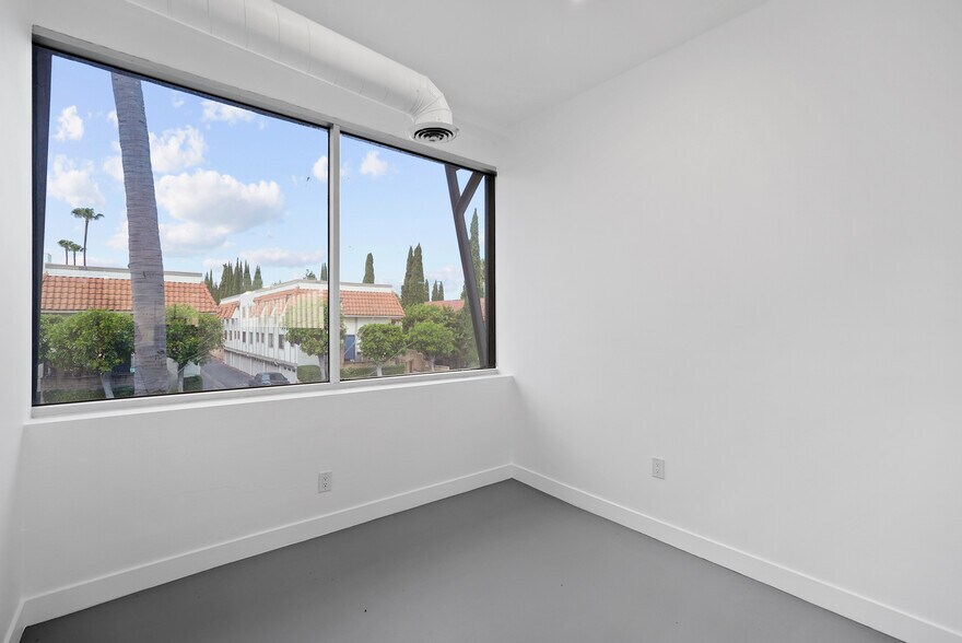 More Photos Of 2215 N Broadway, Santa Ana Medical For Sale