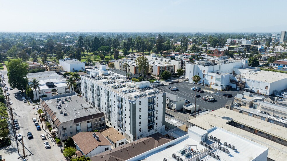 More Photos Of 5110 Bakman Ave, North Hollywood Apartments For Sale