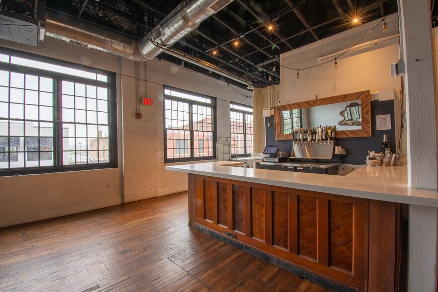 More Photos Of 28-42 W New York St, Aurora General Retail For Sale