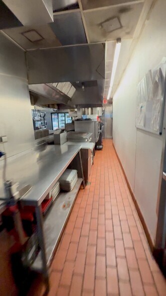 More Photos Of 6365 Peachtree Industrial Blvd, Atlanta Restaurant For Sale