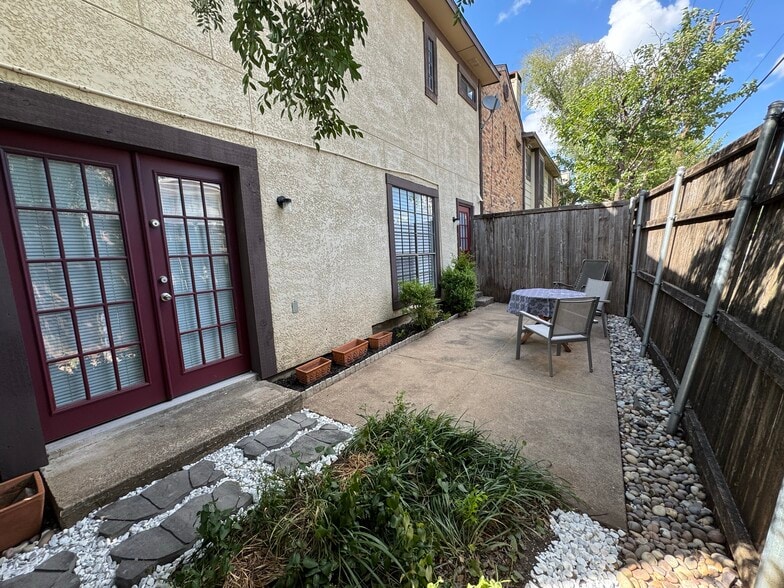 More Photos Of 4000 Rawlins St, Dallas Multifamily For Sale