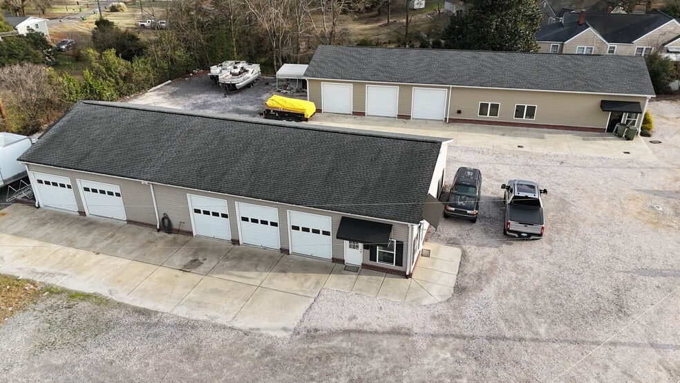 More Photos Of 201 Spratt St, Fort Mill Light Distribution For Lease