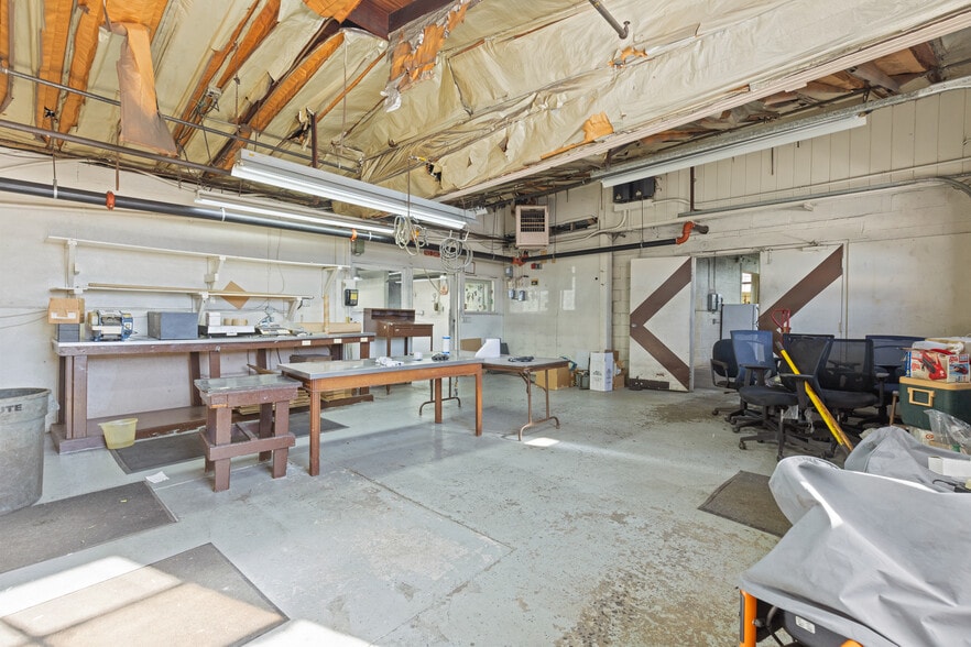More Photos Of 35 4th Ave, Hawthorne Industrial For Sale