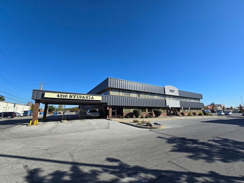 More Photos Of 4210 Sylvania Ave, Toledo Medical For Lease