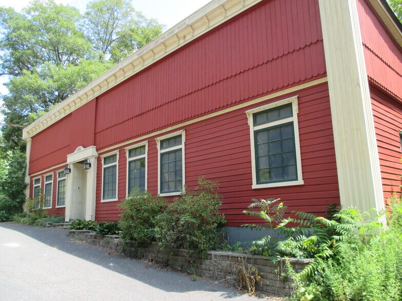 Primary Photo Of 1306 NY-17A, Warwick Apartments For Sale